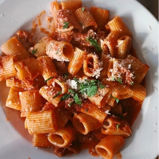 Rigatoni con Maiale Ragu.