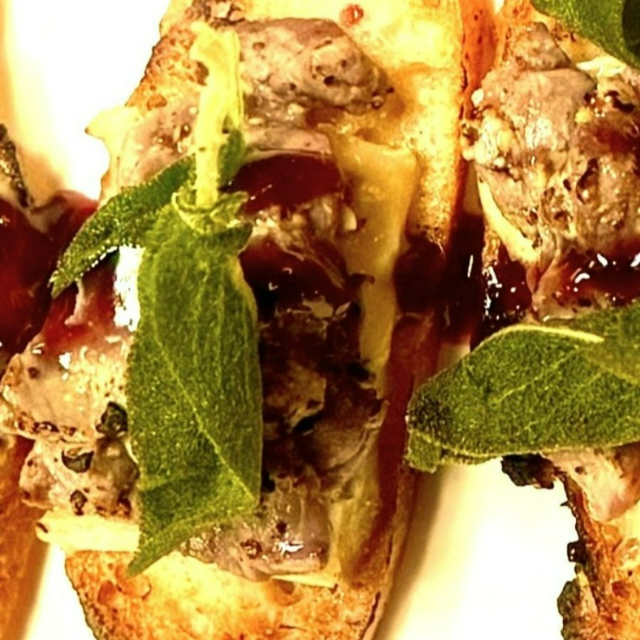 BEEF CROSTINI.